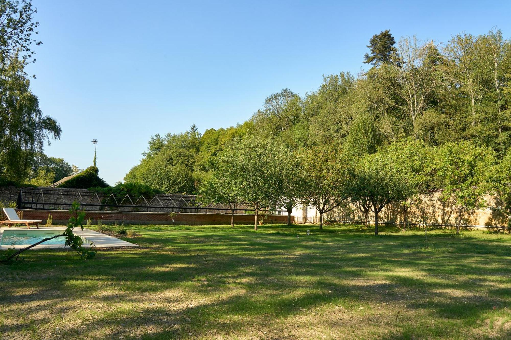 Domaine De La Commanderie De Ballan Exterior foto